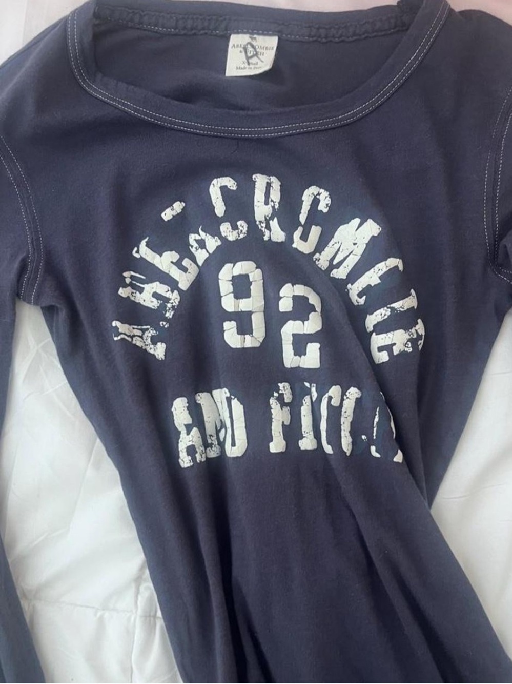 Vintage Abercrombie & Fitch Women’s Long-Sleeve Logo Tee in Navy